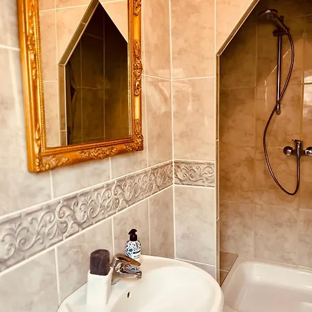 B E D & A G E D E S I G N -small- Wunderschoenes Mit Bad - Rechnungserstellung Fuer Geschaeftsreisende & Firmen Apartamento *