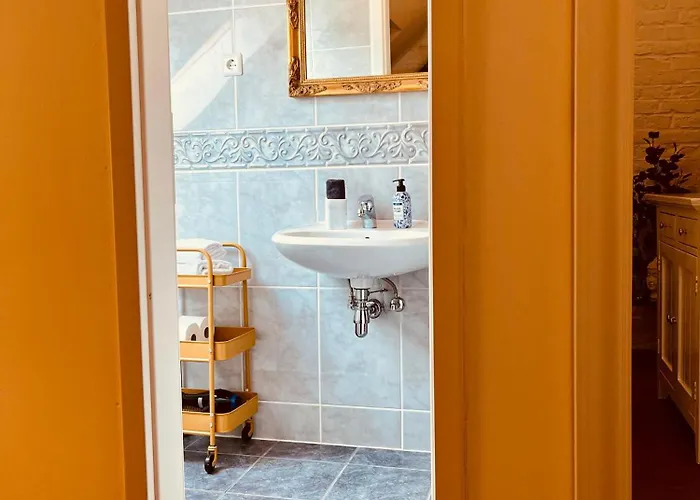 B E D & A G E D E S I G N -small- Wunderschoenes Mit Bad - Rechnungserstellung Fuer Geschaeftsreisende & Firmen *